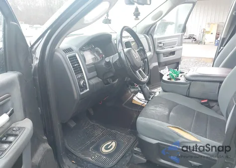 2017 Ram 1500 Big Horn 4X2 6'4 Box z USA, uszkodzony, nr VIN 1C6RR6TT7HS576584